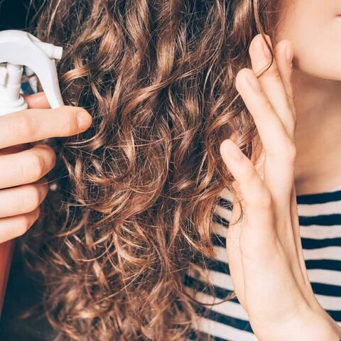 Comment donner du volume à vos cheveux ? Les produits de soins et accessoires capillaires efficaces