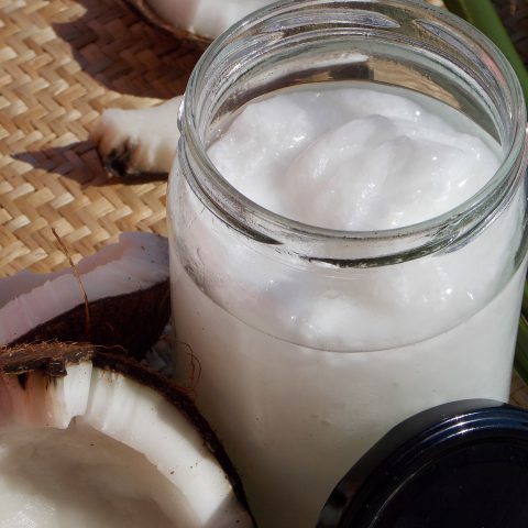 Soin Blanchissant pour les Dents à L’Huile de Coco