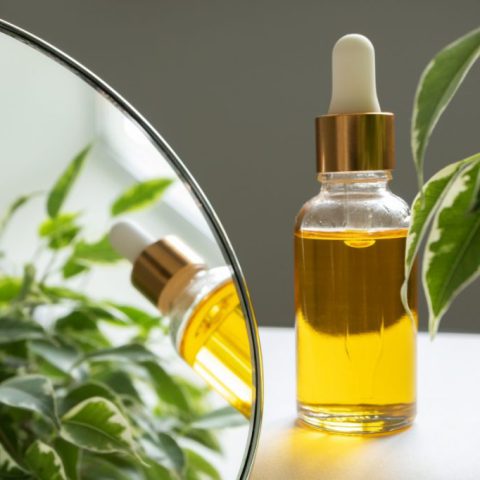 Cette Huile Peut Remplacer 3 Cosmétiques Différents! Découvrez la Nanoil Castor Oil!